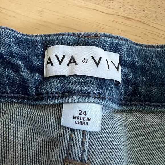 Ava & Viv Women's Plus Size High Waisted Bermuda Jean Shorts - Size 24 - NWT - Picture 2 of 13